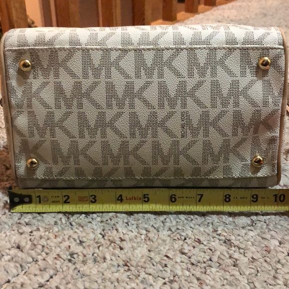 Michael Kors purse - Picture 7 of 8